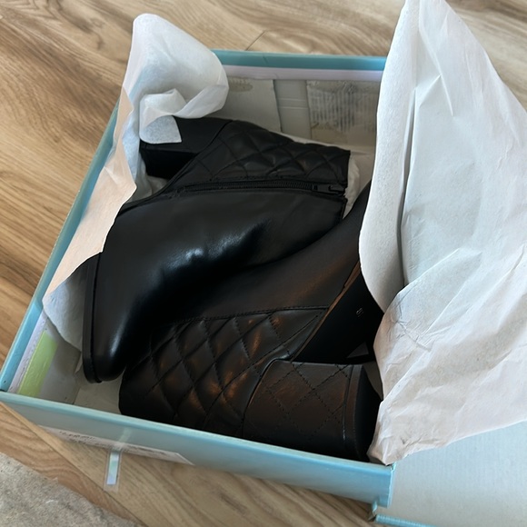 Seychelles paramount quilted black booties - Picture 4 of 4